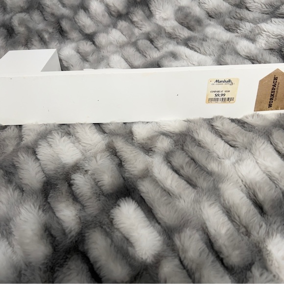 White “Dream” Desk Vanity Decor - Picture 7 of 8